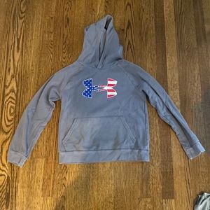 Boys Under Armor size L hooded sweatshirt color gray.